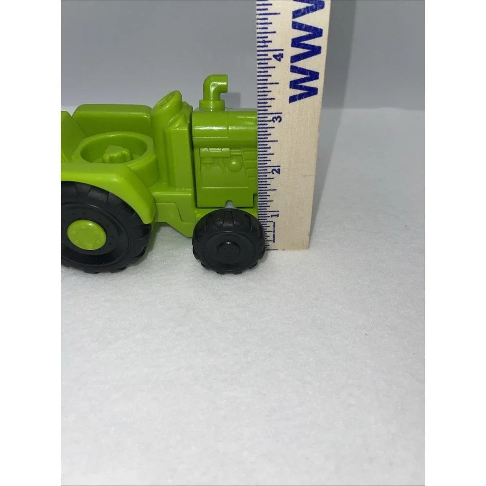 Fisher Price Little People Helpful‎ Harvester Tractor Bumble Front Toy